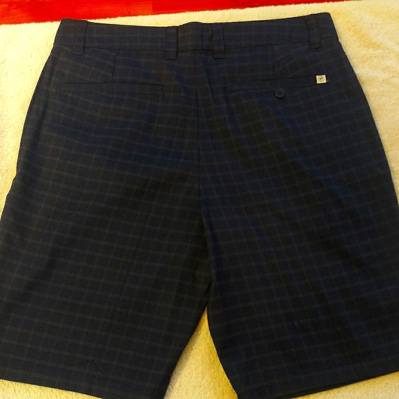 Hang Ten Shorts - Picture 2 of 5